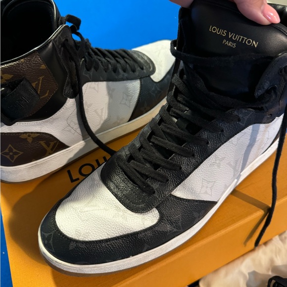 Men’s Louis Vuitton Rivoli Tricolor leather Monogram High Top Sneakers size 11.5 - Picture 2 of 4